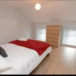 The Red Keep Fab Location - Two Bed - Two Bathrooms -townhouse * Galway