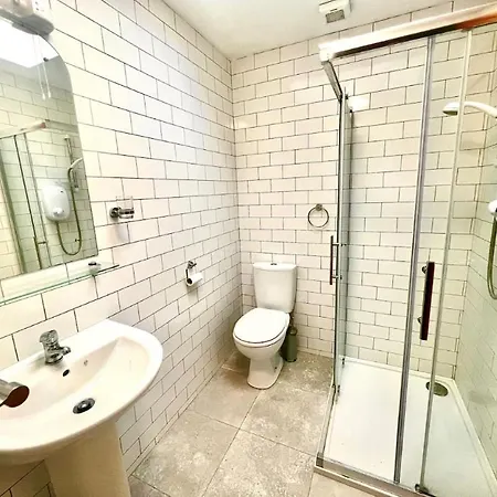 Apartment The Red Keep Fab Location - Two Bed - Two Bathrooms -townhouse Galway