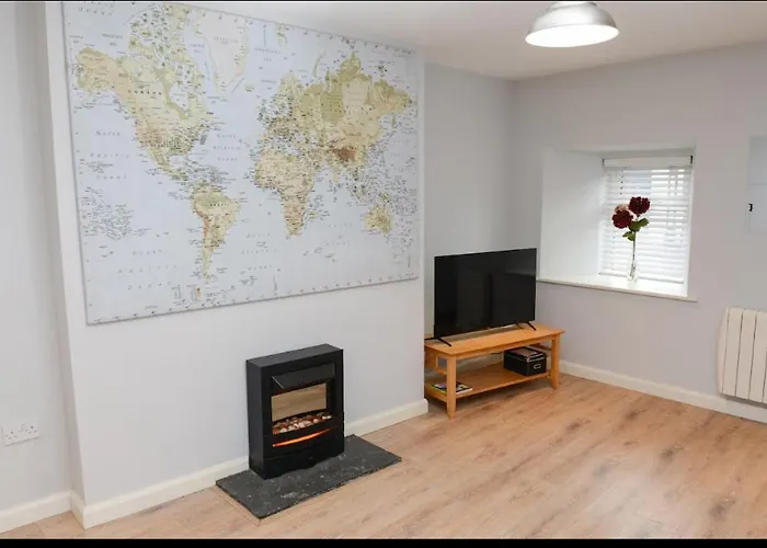 The Red Keep Fab Location - Two Bed - Two Bathrooms -townhouse *