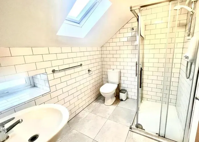 Apartment The Red Keep Fab Location - Two Bed - Two Bathrooms -townhouse