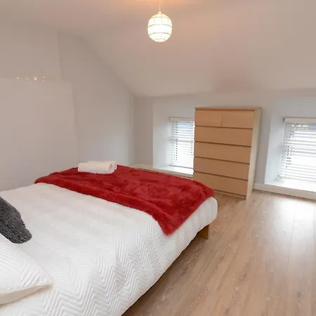 The Red Keep Luxury 2 Bed Townhouse Walk To Eyre Sq *