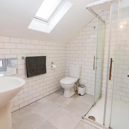 The Red Keep Luxury 2 Bed Townhouse Walk To Eyre Sq