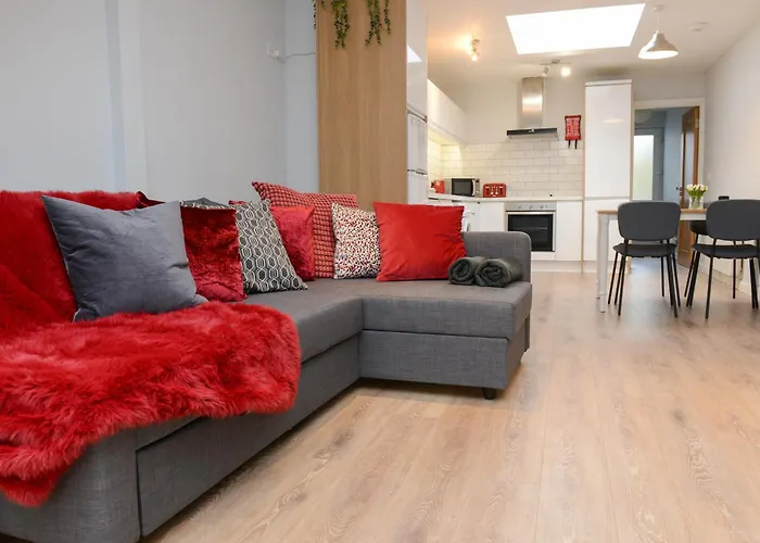 Apartman The Red Keep Fab Location - Two Bed - Two Bathrooms -townhouse